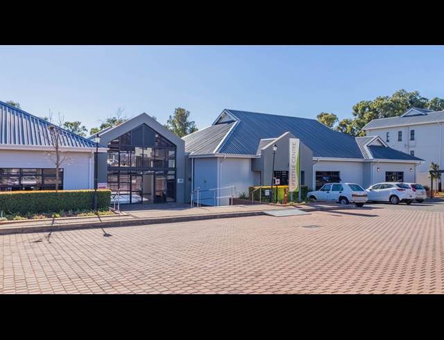 3 BEDROOM APARTMENT FOR SALE IN LONGLAKE